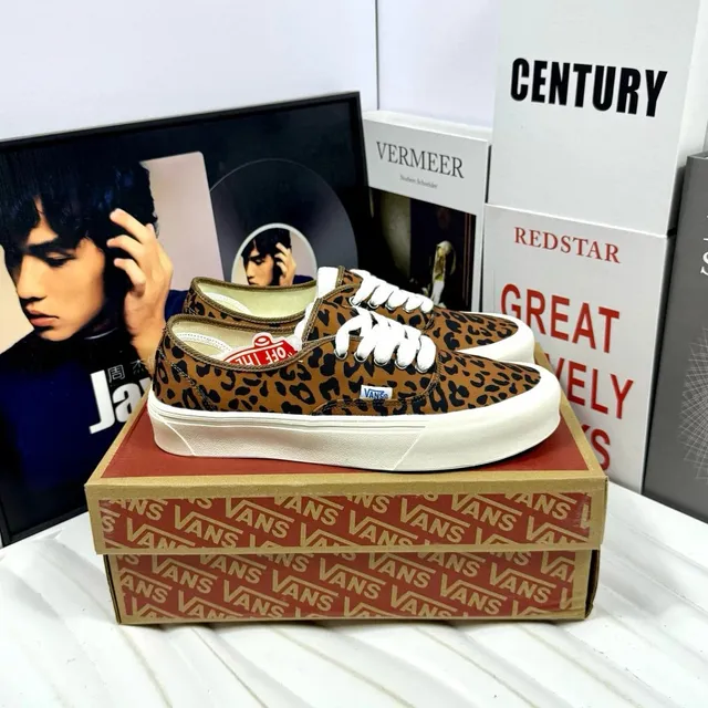 Vans Authentic Leopard Print