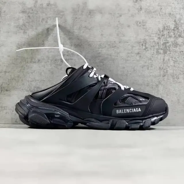 Balenciaga Triple S Black