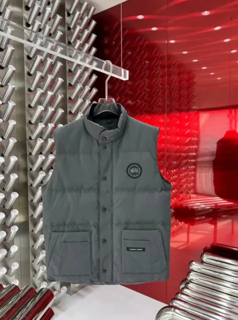 Canada Goose Puffer Vest Classic Fit