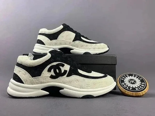 Chanel Trainer CC Logo