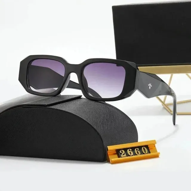 PRADA 紫色