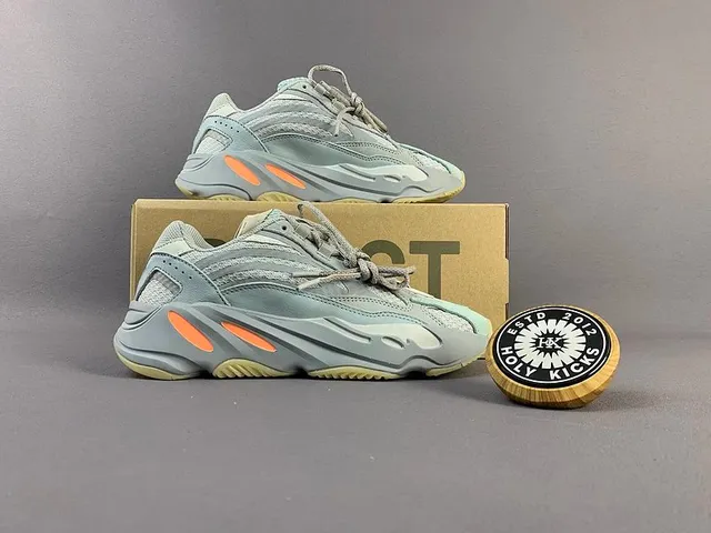 Yeezy 700 Wave Runner