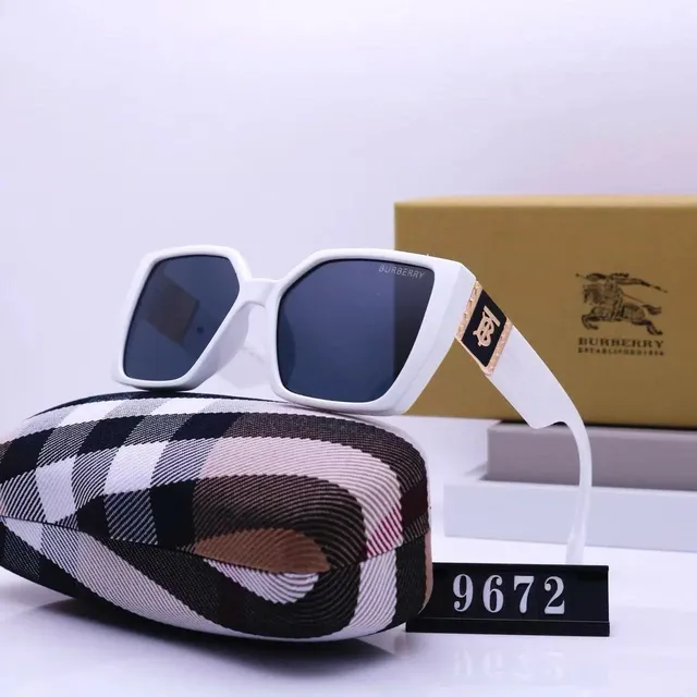 Burberry Square Sunglasses Checkered Case