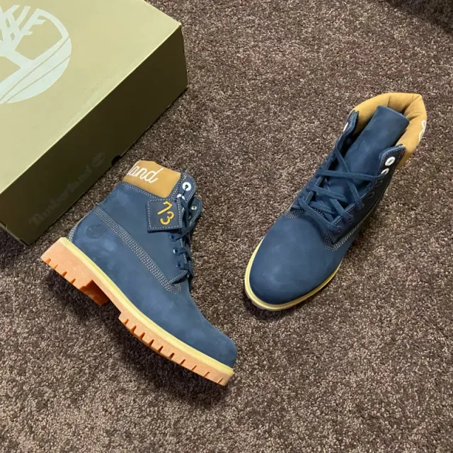 Timberland Classic 6-Inch Boot Navy Suede with Wheat Sole