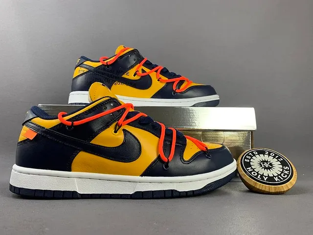 Nike × Off-White Dunk Low