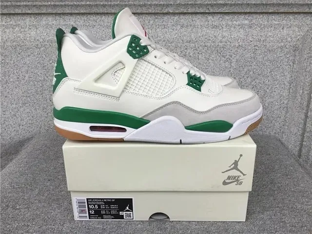 Air Jordan 4 Pine Green