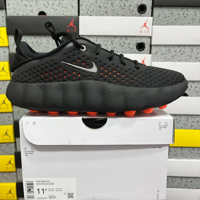 Nike Mind 002 Black/Chrome/Hyper Crimson