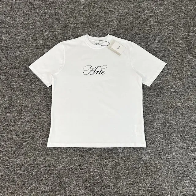 Arte Antwerp Logo Tee Arte Script