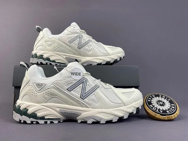 New Balance 2002R Wide