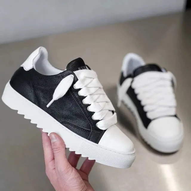 Low Top Sneaker Two-Tone