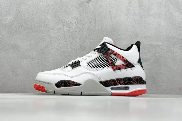 Air Jordan 4 Bred