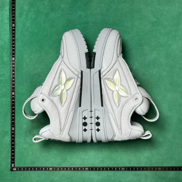 Louis Vuitton LV Trainer Monogram Flower