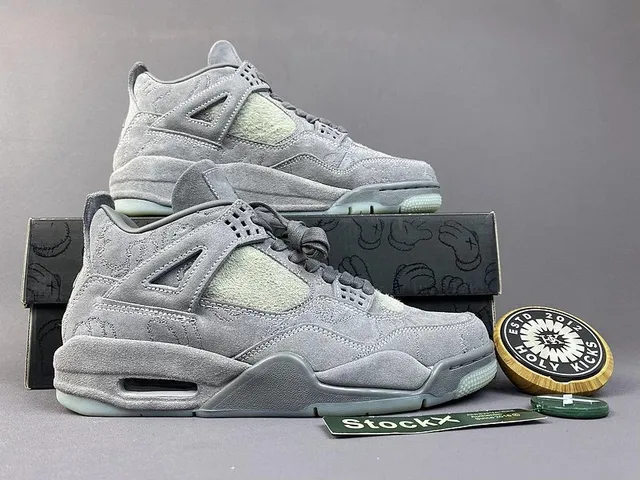 Air Jordan 4 KAWS