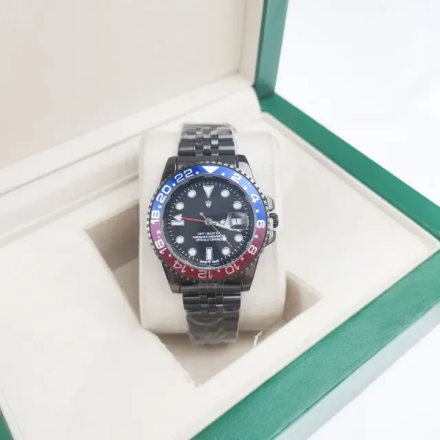 Four-pin coke circle five baht black strap red and blue circle black face
