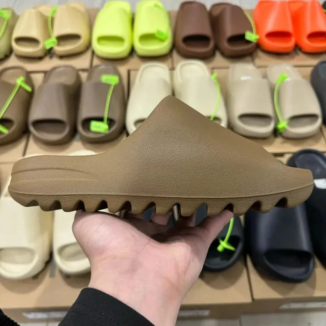 Yeezy Slide Earth