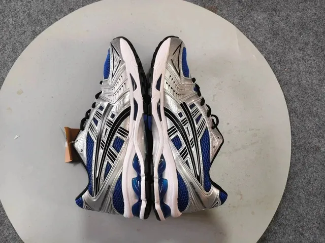 Asics Gel-Kayano 14