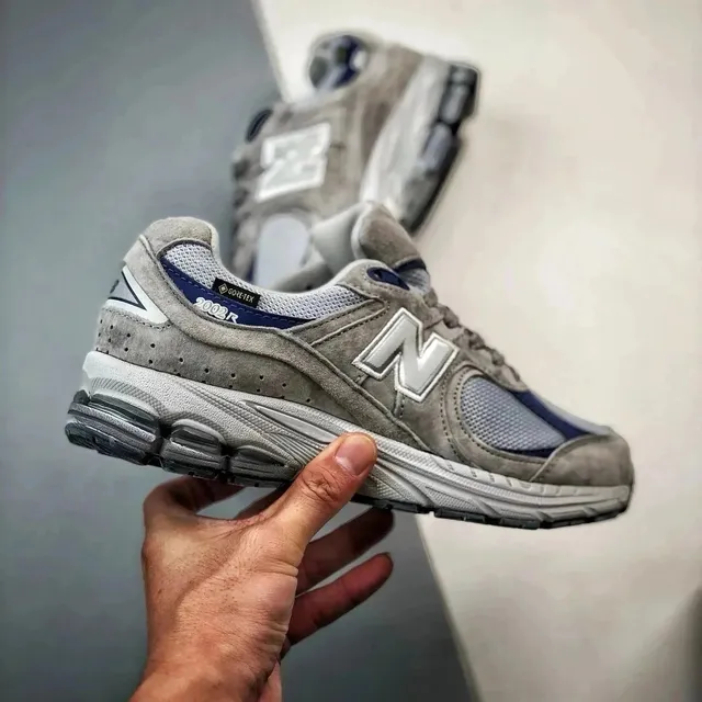 New Balance 2002R GORE-TEX