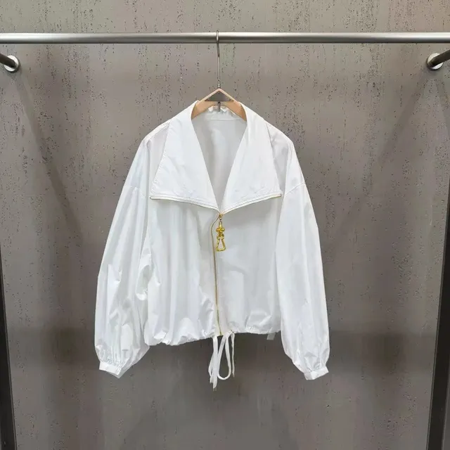 白色