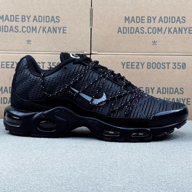AIR MAX PIUS TN 黑绑带 FD0670-001
