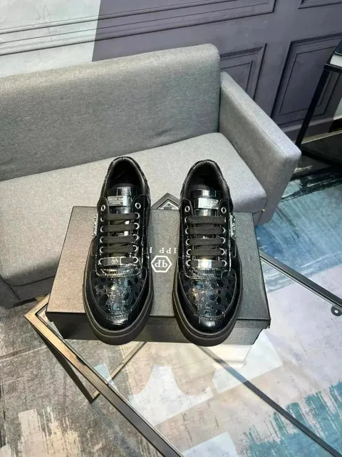 Philipp Plein Sneaker Crocodile-Embossed with Crystal Accents