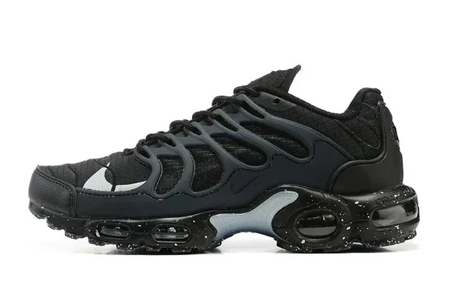Nike Air Max Plus Triple Black