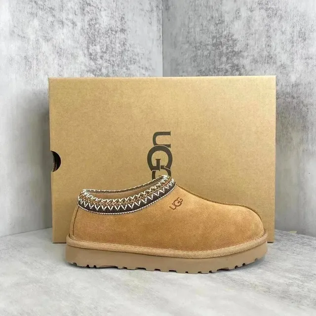 UGG Classic Mini Knit Knit Trim