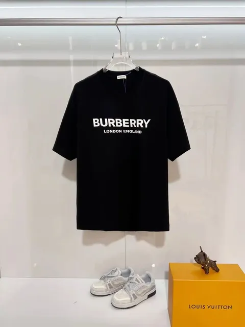 Burberry Logo T-Shirt London England Print