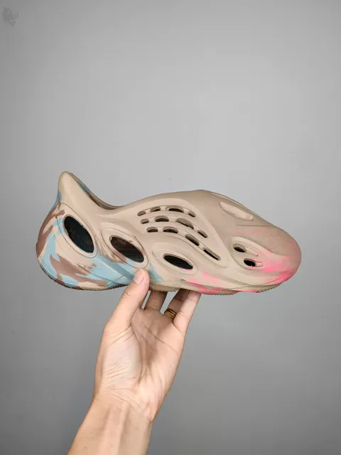 Yeezy Foam Runner Desert Sand Multi