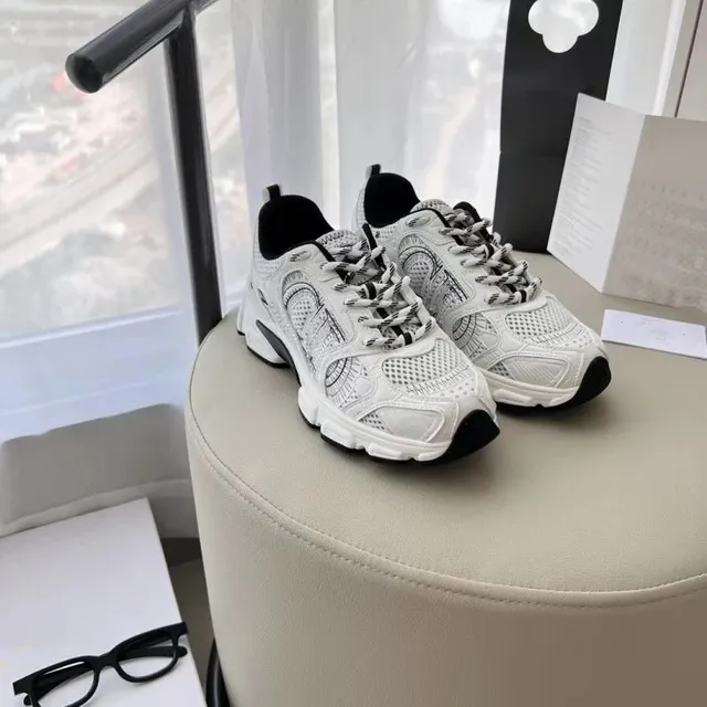 Balenciaga Triple S White Black