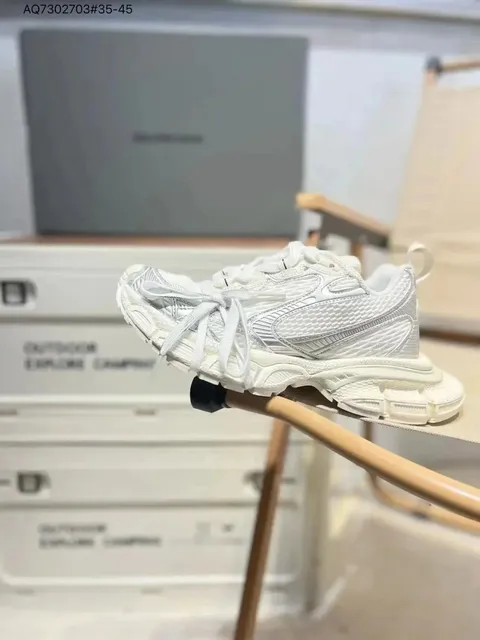 Balenciaga Triple S Triple White
