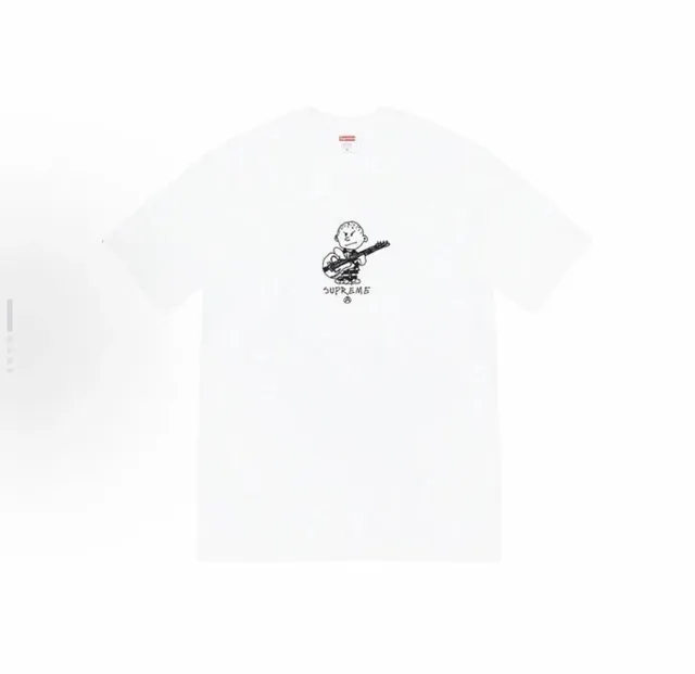 22白色
