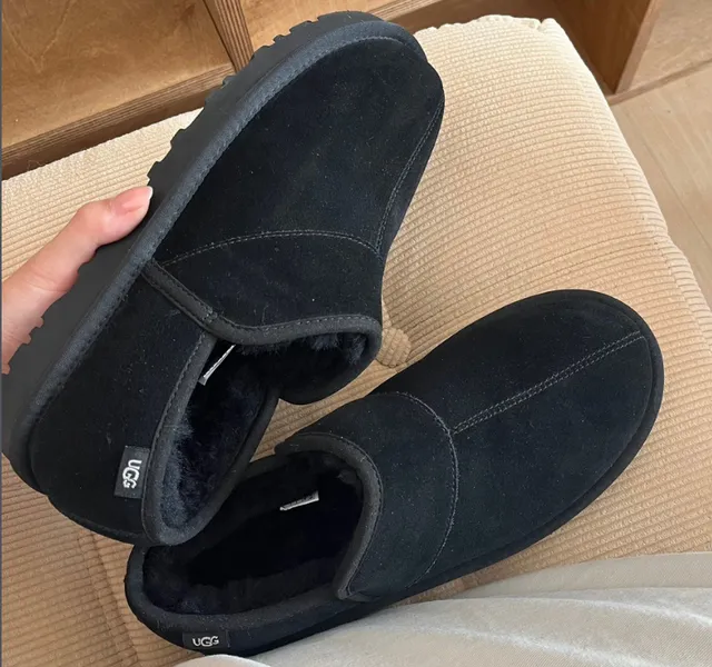 UGG Classic Slipper Shearling Lined