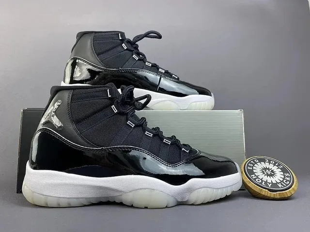 Air Jordan 11 Concord