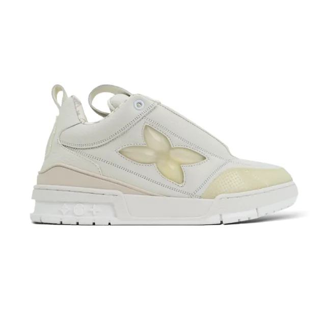 Beige four-leaf clover