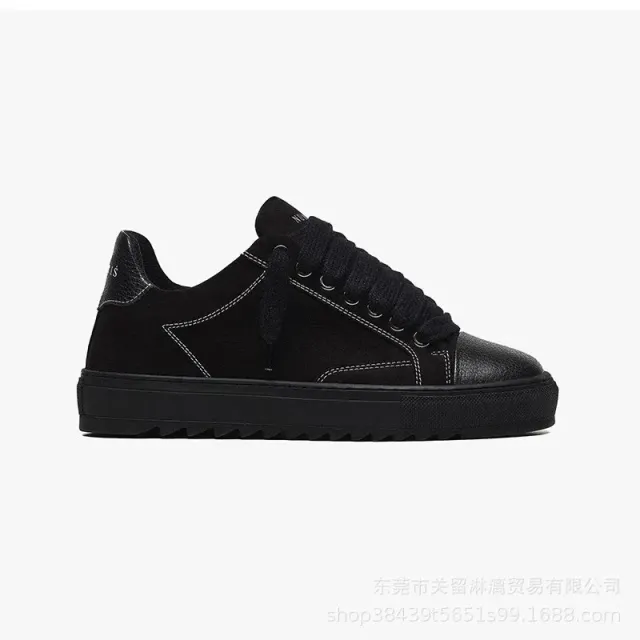 Low Top Sneaker Monochrome