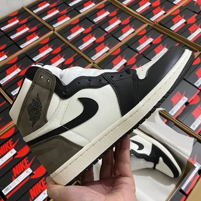 AJ1摩卡高帮