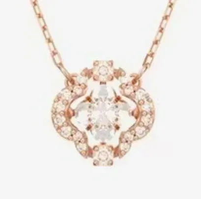 Smart four-leaf clover rose gold and white diamond necklace