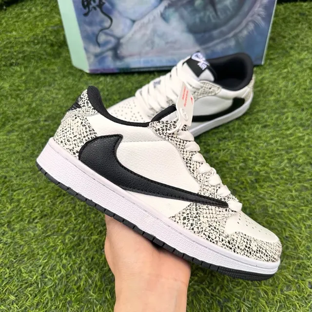 Nike × Travis Scott Dunk Low Safari