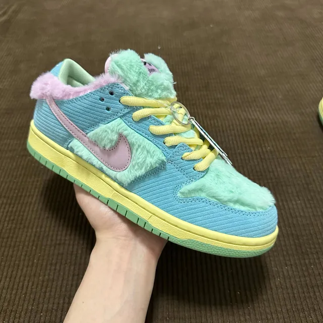 Verdy blue-green fluff
