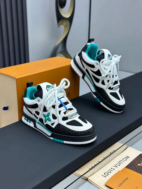 Louis Vuitton LV Trainer Monogram Flower