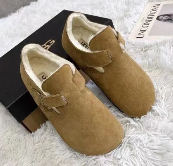 UGG Classic Mini Bailey Button Suede with Shearling Lining