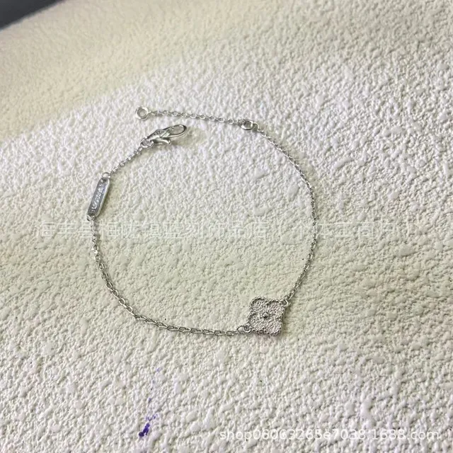白金色