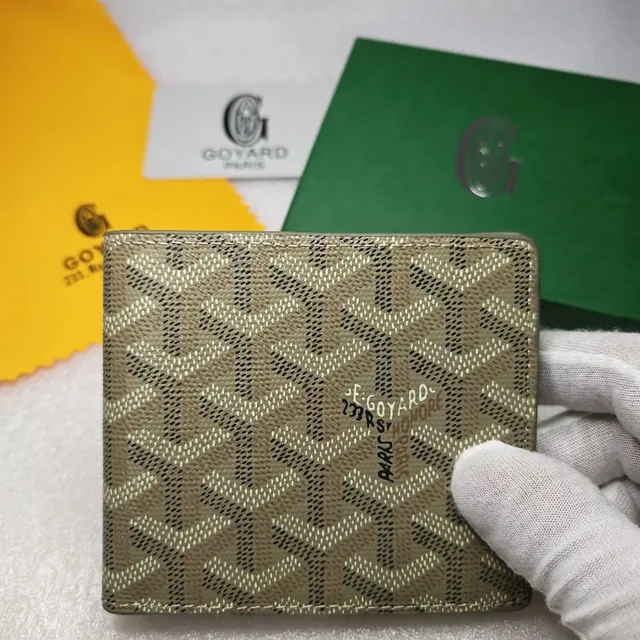 卡其色