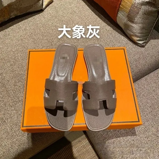 Hermès Oran Sandal Elephant Grey