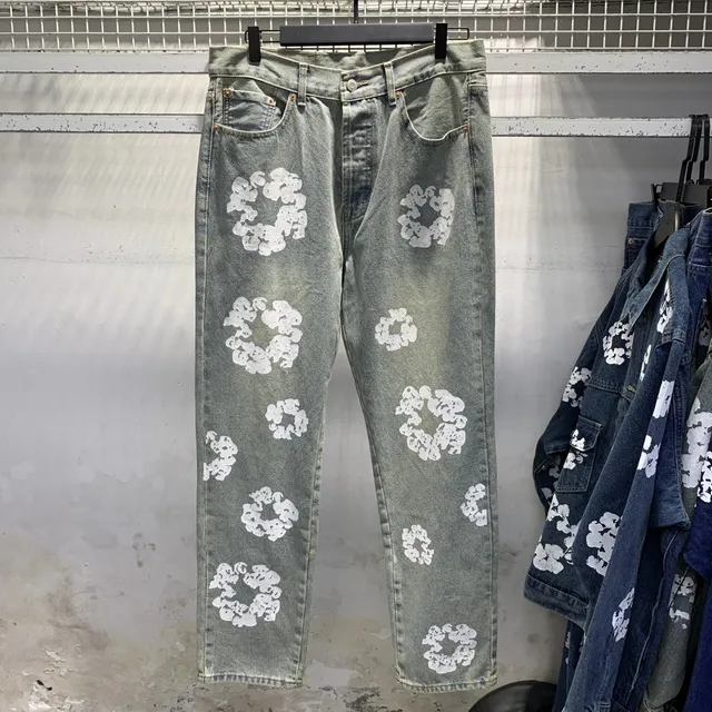 Levi's 501 Jeans Cloud Print