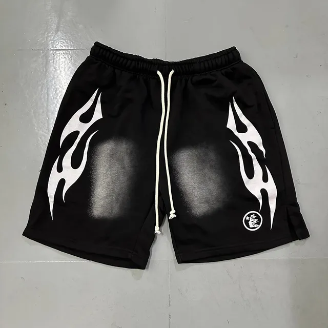 2563 黑白