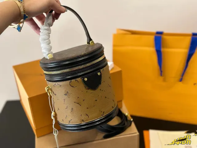 Fortune Bucket