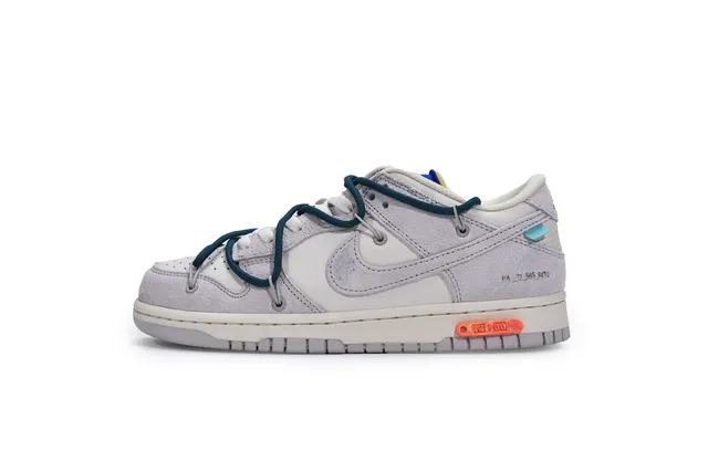 Nike × Off-White Dunk Low