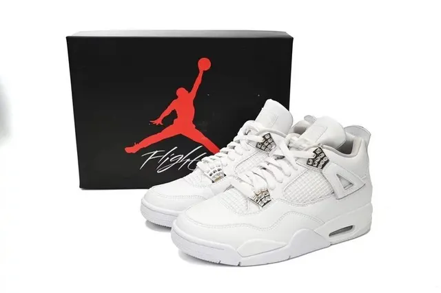 Air Jordan 4 White