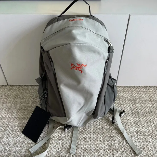 Arc'teryx Alpha FL Light Grey